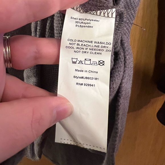 3/$15 Suzanne Betro Weekend Grey Blouson Sweater - Picture 3 of 7